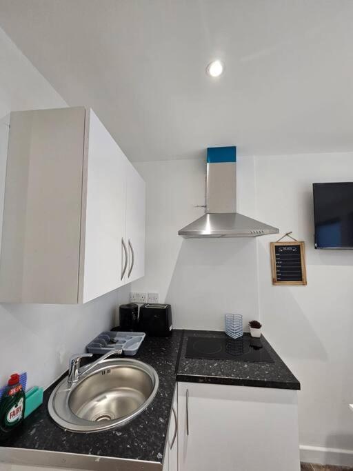 Ideal Studio In Delta Croydon Dpg3 Exterior photo